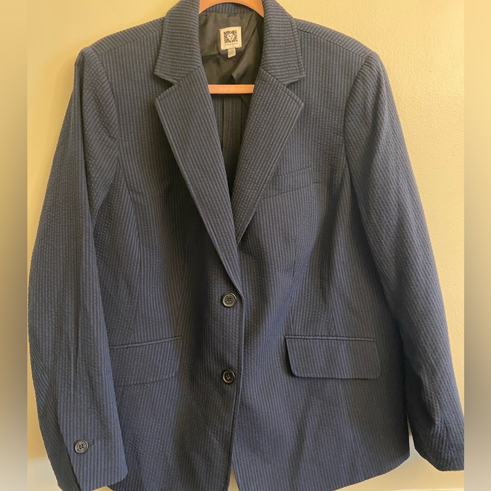 Anne Klein seersucker pantsuit navy/black. Jacket 14W, pants 16 (29” inseam)